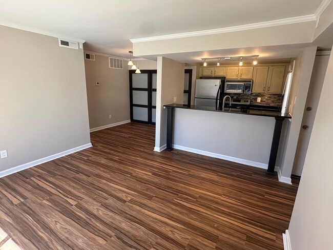 Building Photo - 2BD/2BA Condo located on the Germantown/Memphis Line!