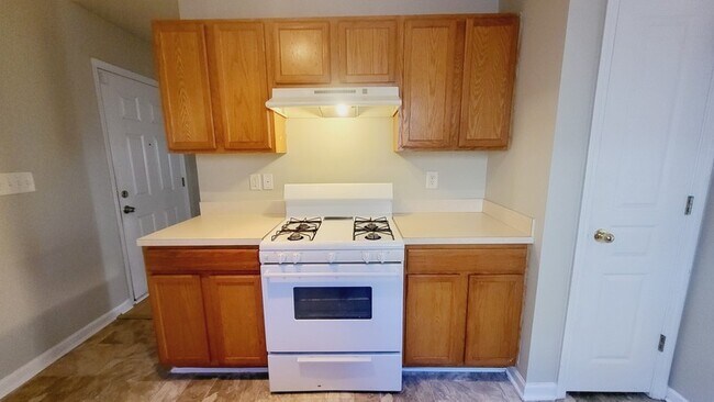 Building Photo - 1607 Eagles Landing Dr