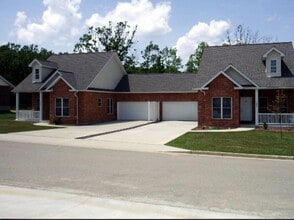 Building Photo - 1980 Emily Dr