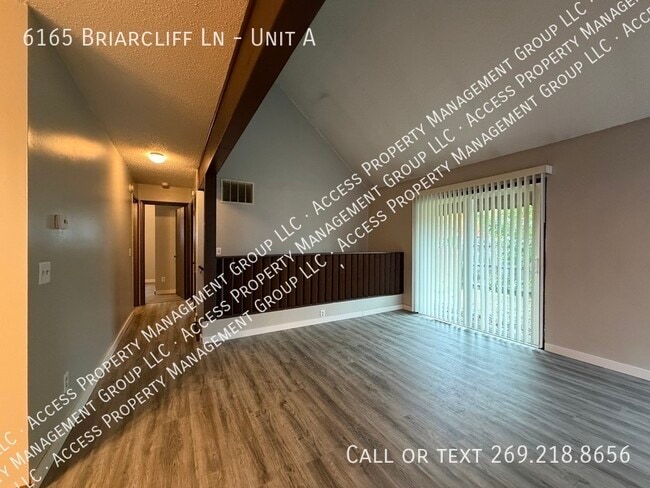 Foto del edificio - 6165 Briarcliff Ln