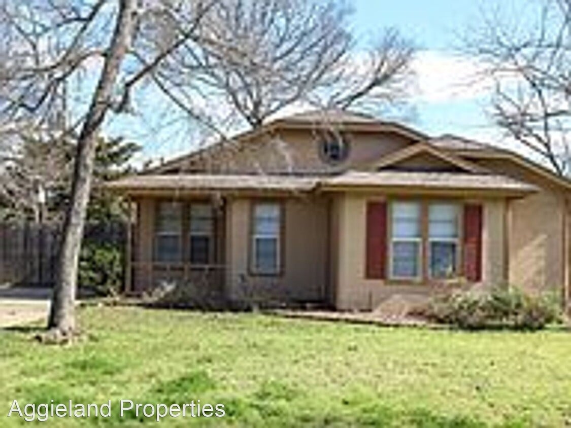 3 br, 1.5 bath House 3206 Chapel Ct House for Rent in Bryan, TX