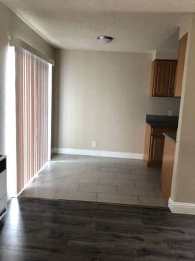 Foto del edificio - 2 Bedroom 1.5 Bath Split-Level Condo in Ri...