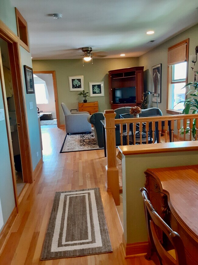 Building Photo - 2422 N Drake Ave