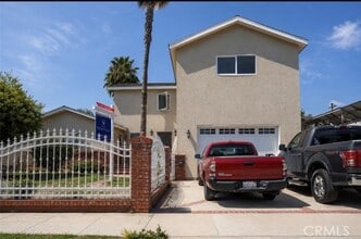 Building Photo - 8412 Noble Ave