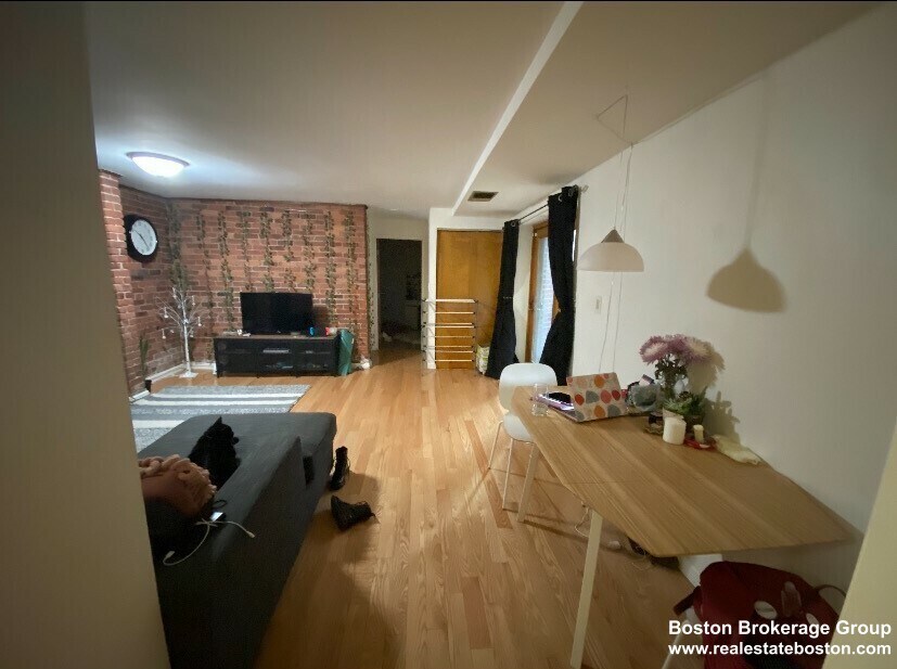 Foto principal - 103 Gainsborough St
