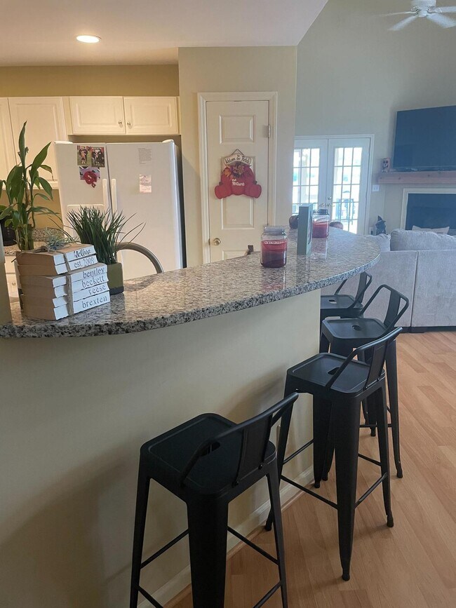 Foto del edificio - 3BR/2.5BA in Kure Beach Village - $2,400/m...