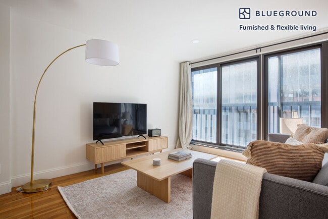 Building Photo - 123 E 54th St