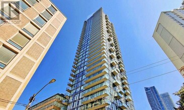 Building Photo - 75 St Nicholas St