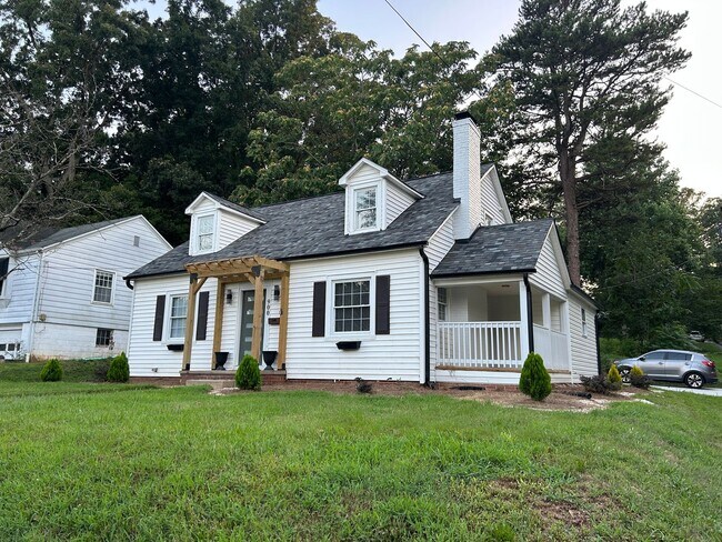 Building Photo - Available Soon! Ardmore WS, 4 Bedroom, 3 F...
