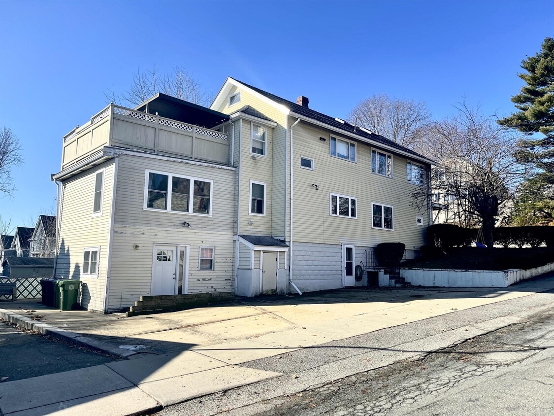 63 Olney St, Watertown, MA 02472 Townhome Rentals in Watertown MA