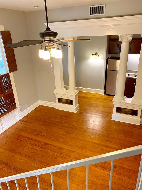 Foto del edificio - 401 E 10th St