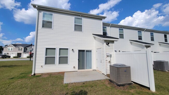 Foto del edificio - 3 Bed, 2 Bath Townhome Available in Berea