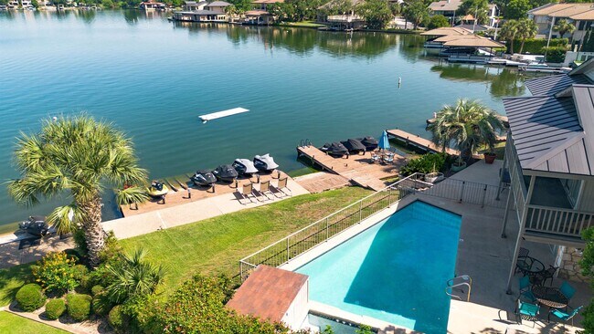 Foto del edificio - 104 Cove E