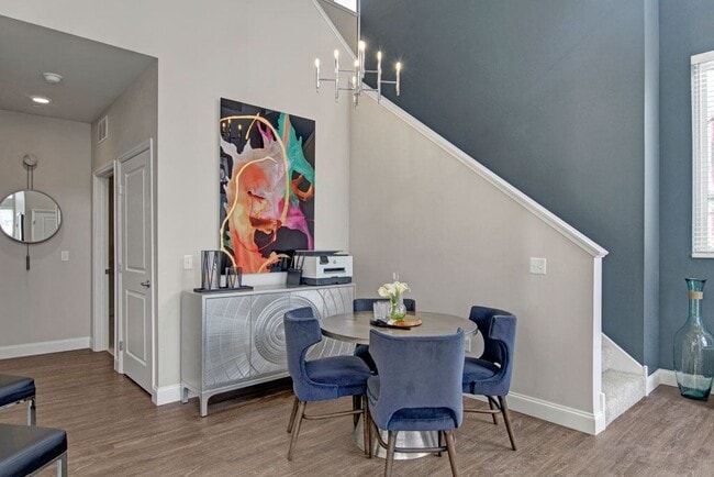 Interior Photo - Daymark Uptown