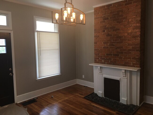 Building Photo - 126 W 31st St