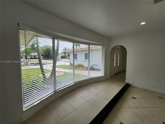 Foto del edificio - 4233 Jackson St