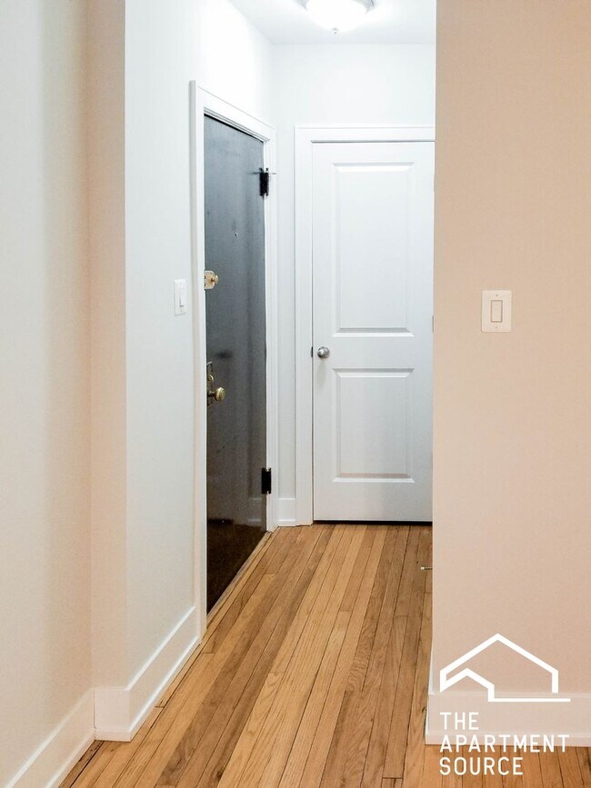 Foto del edificio - 516 W Cornelia Ave