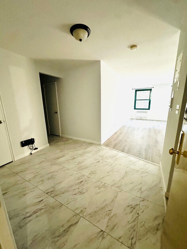 Foto del edificio - 210 Atlantic Ave