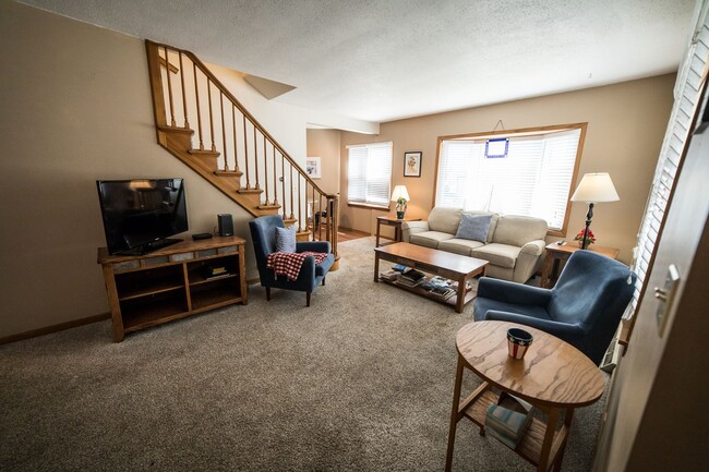 Building Photo - Fully Furnished