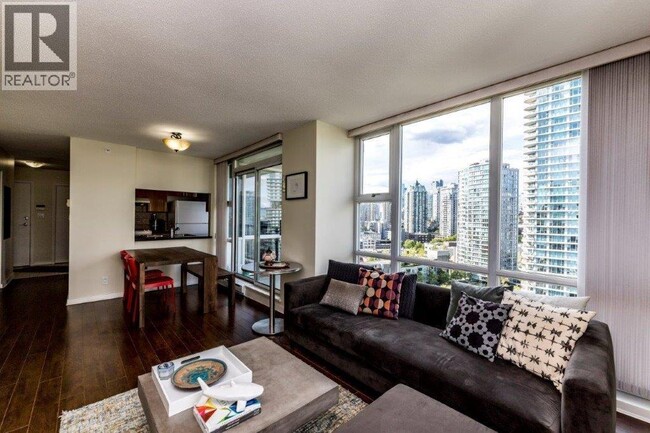 Building Photo - 1077 Marinaside Crescent