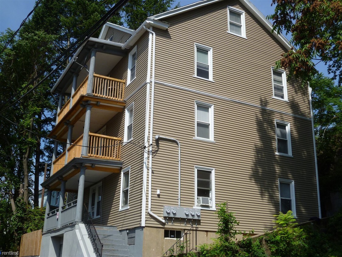 54 French St, Waterbury, CT 06702 Condo for Rent in Waterbury, CT