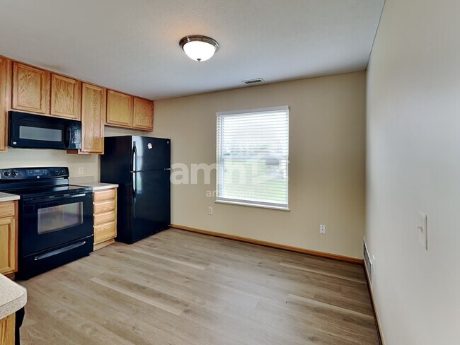 Building Photo - 3264 Stoudt Pl