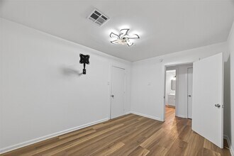 Building Photo - 105 Clear Lake Rd