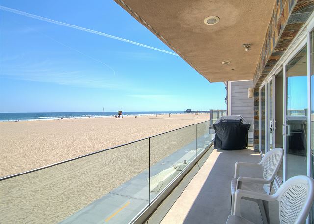 Building Photo - 1712 W Oceanfront