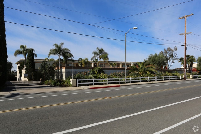 Fontainbleau Terrace