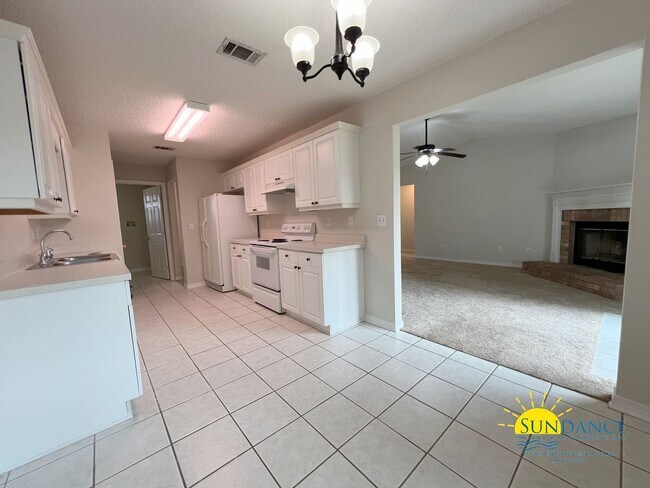 Foto del edificio - Lovely 3 Bedroom Home in Crestview South of I-10!