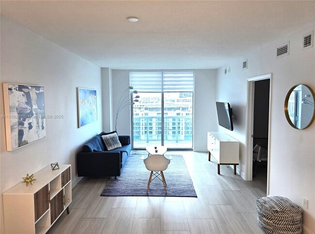 Foto del edificio - 333 NE 24th St