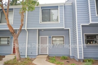 Building Photo - 703 Arneill Rd