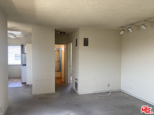 Building Photo - 1295 Federal Ave