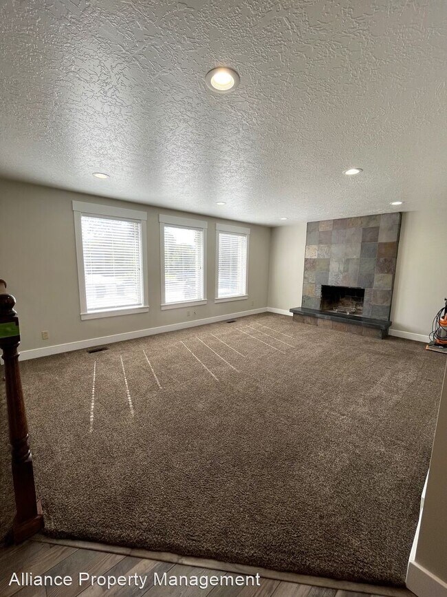 Building Photo - 4 br, 2 bath House - 2641 N 1375 W