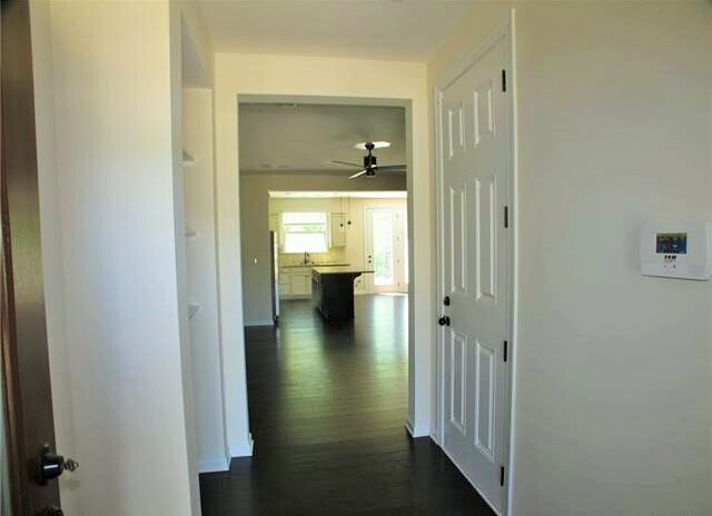 Foto del edificio - 9453 Glenburn Ln