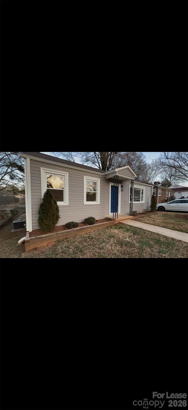 Building Photo - 252 N Patterson St