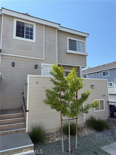 Building Photo - 2800 Plaza del Amo