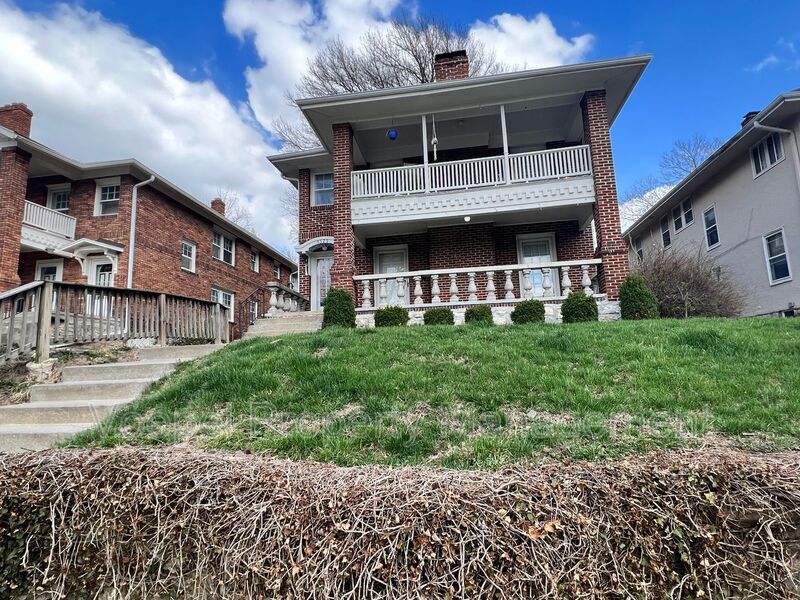 5329 Holmes St Unit 1F, Kansas City, MO 64110 Condo for Rent in
