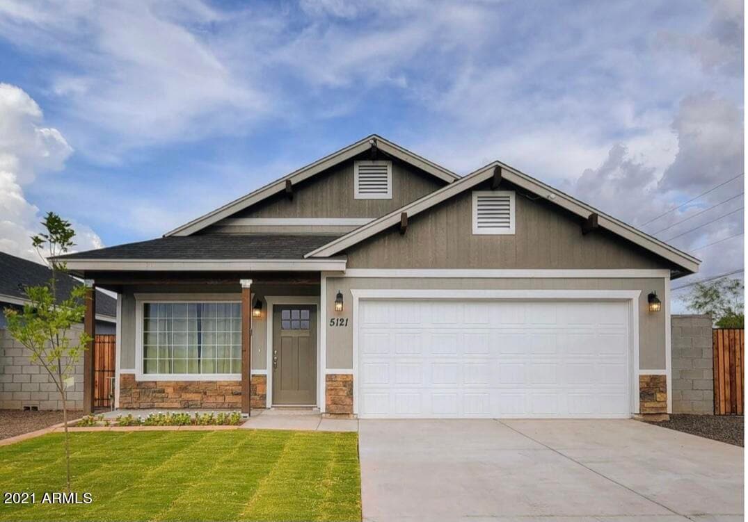 Foto principal - 5707 S 12th Ln