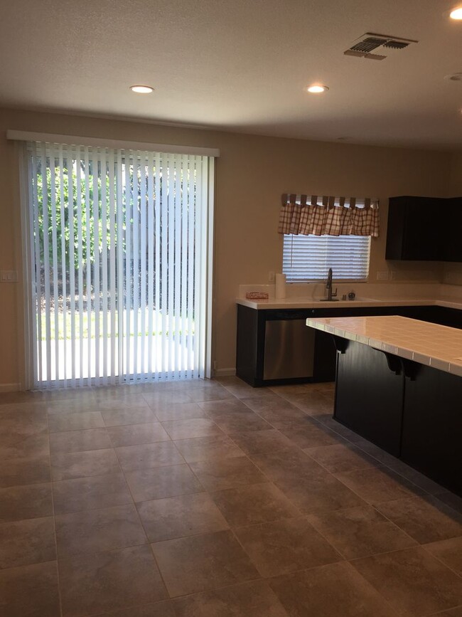 Foto del edificio - Avail 6/27 - Single level Rocklin home wit...