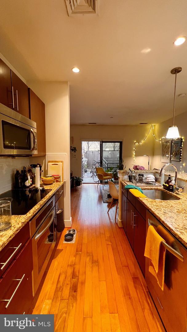 Foto del edificio - 5201-5201-B Wisconsin Ave NW