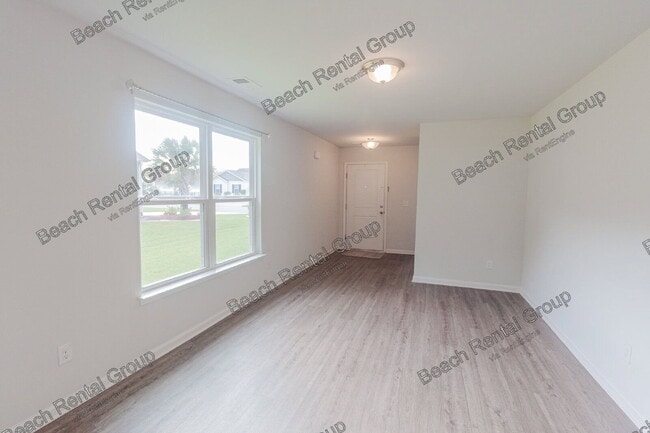 Building Photo - 591 Mossbank Loop