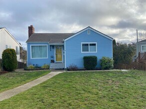 Building Photo - 8640 36th Ave SW