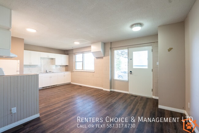 Photo du bâtiment - Cat Friendly Main Floor Apartment in TABER