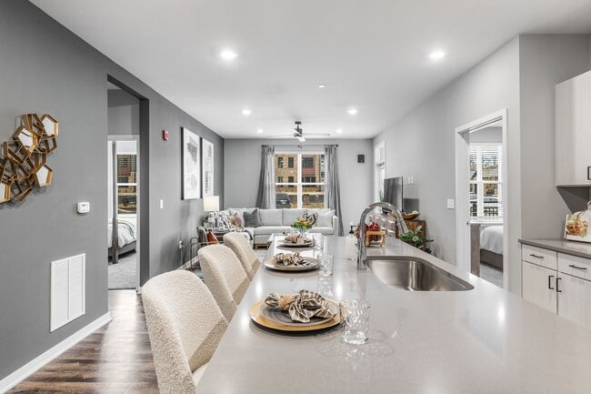 Islas Kitchen con fregadero - Meeder Flats Apartment Homes