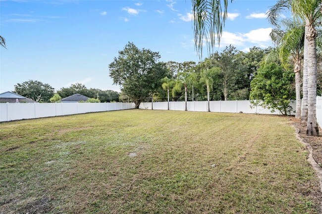 Building Photo - 643 Somerstone Dr