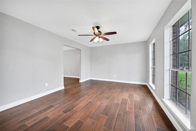 Foto del edificio - 18035 Rolling Creek Dr