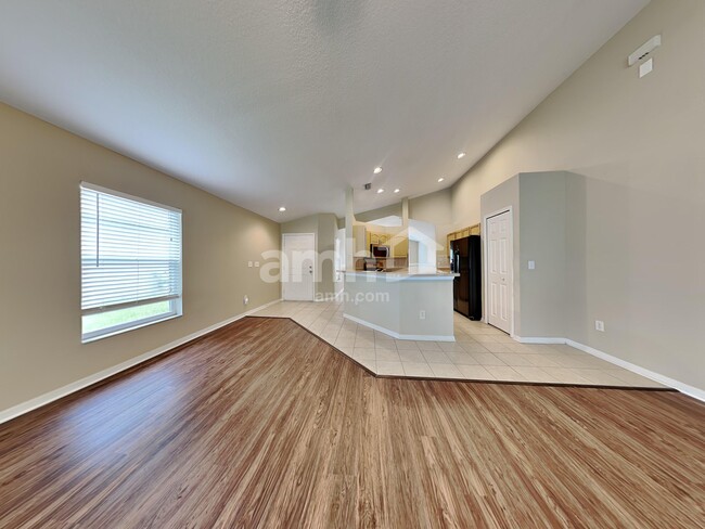 Foto del edificio - 6611 Summer Cove Dr