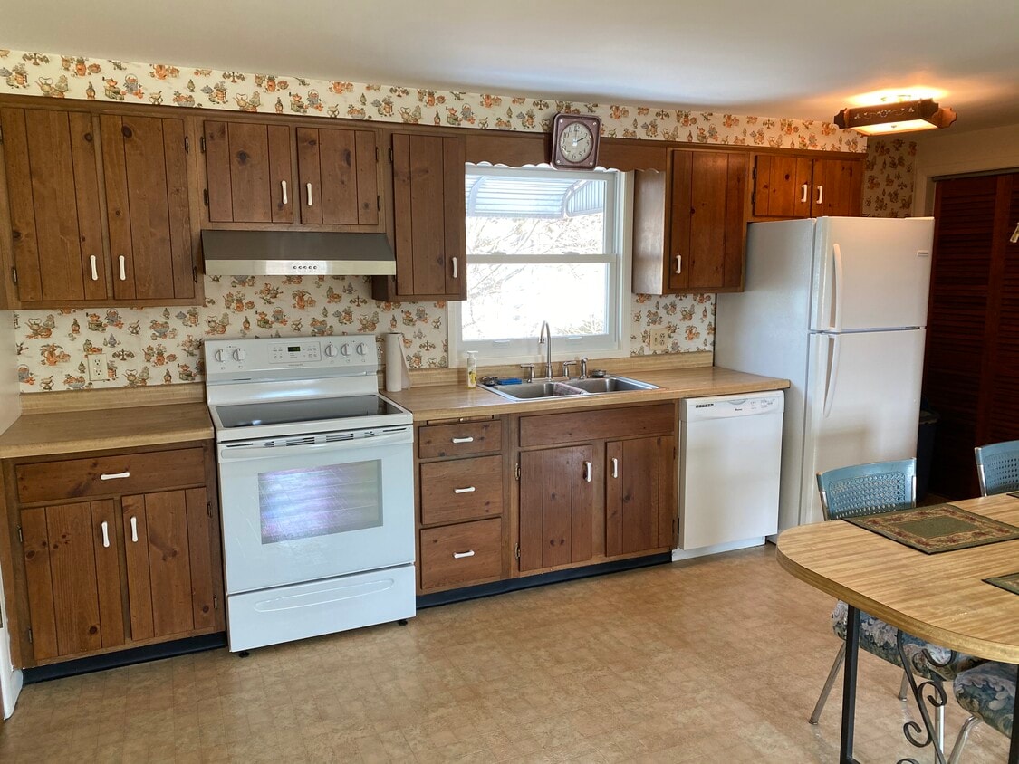 302 County St, Bennington, VT 05201 Apartments in Bennington, VT