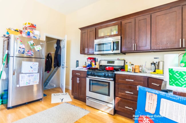 Photo - 18 Cobden St House